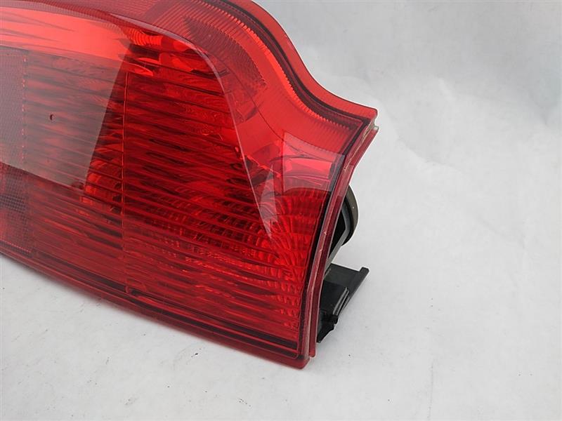 Volvo XC70 Rear Left Lower Tail Lamp Assembly