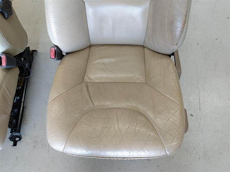 Volvo XC70 Front Seat Set