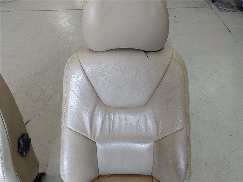 Volvo XC70 Front Seat Set