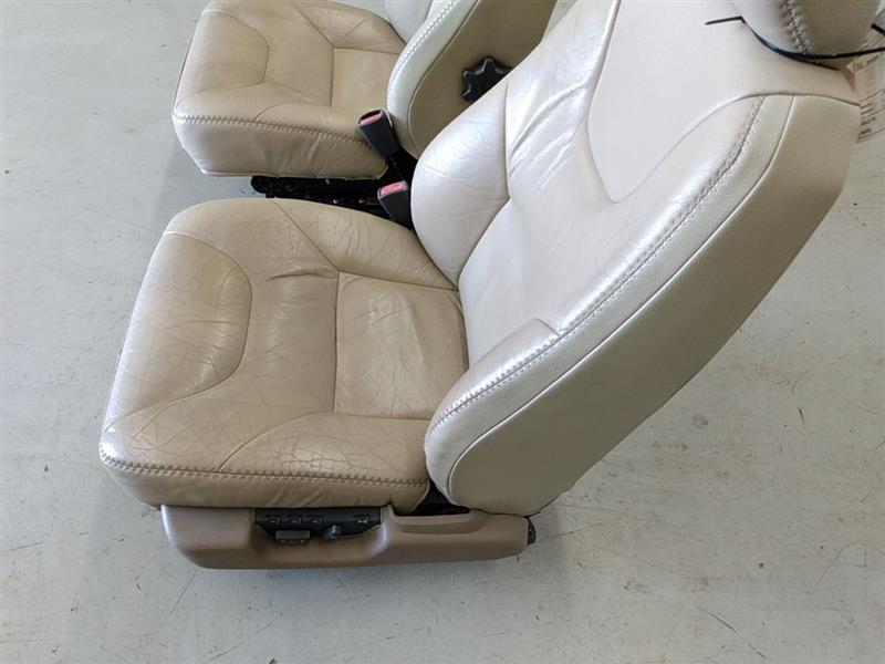 Volvo XC70 Front Seat Set