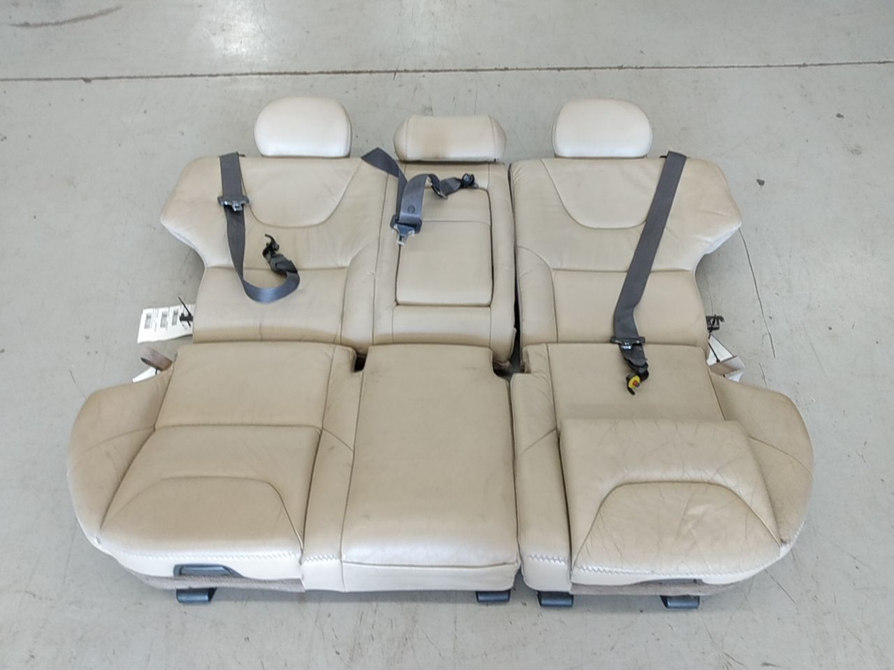 Volvo XC70 Rear Seat Set - 0