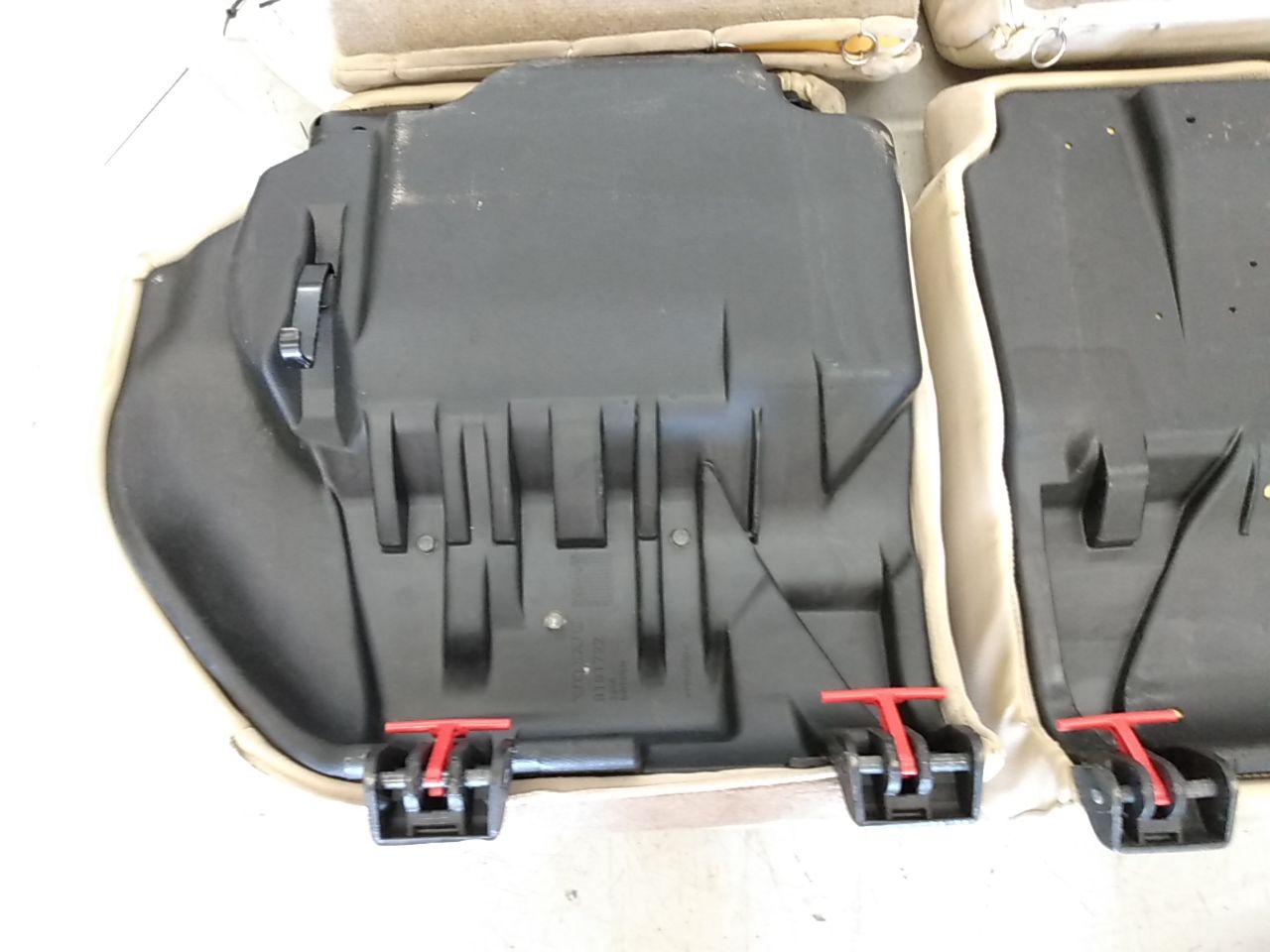 Volvo XC70 Rear Seat Set | Playground PAR