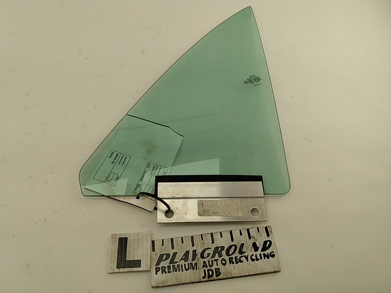 Audi TT Front Left Vent Glass