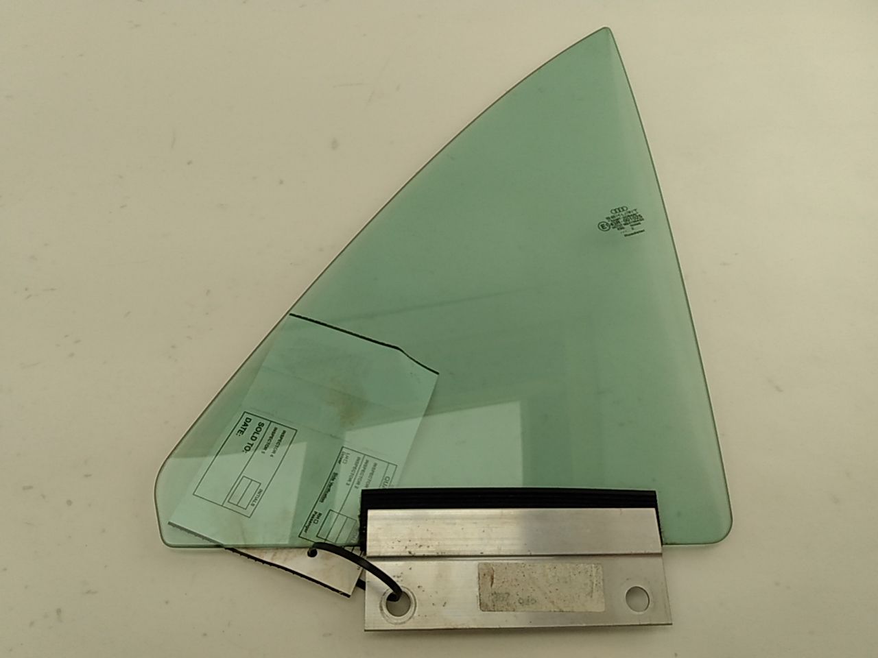 Audi TT Front Left Vent Glass - 0