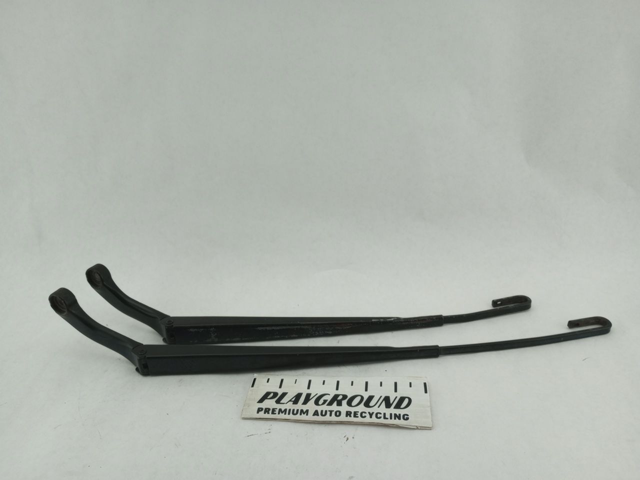 Audi TT Front Wiper Arm Set