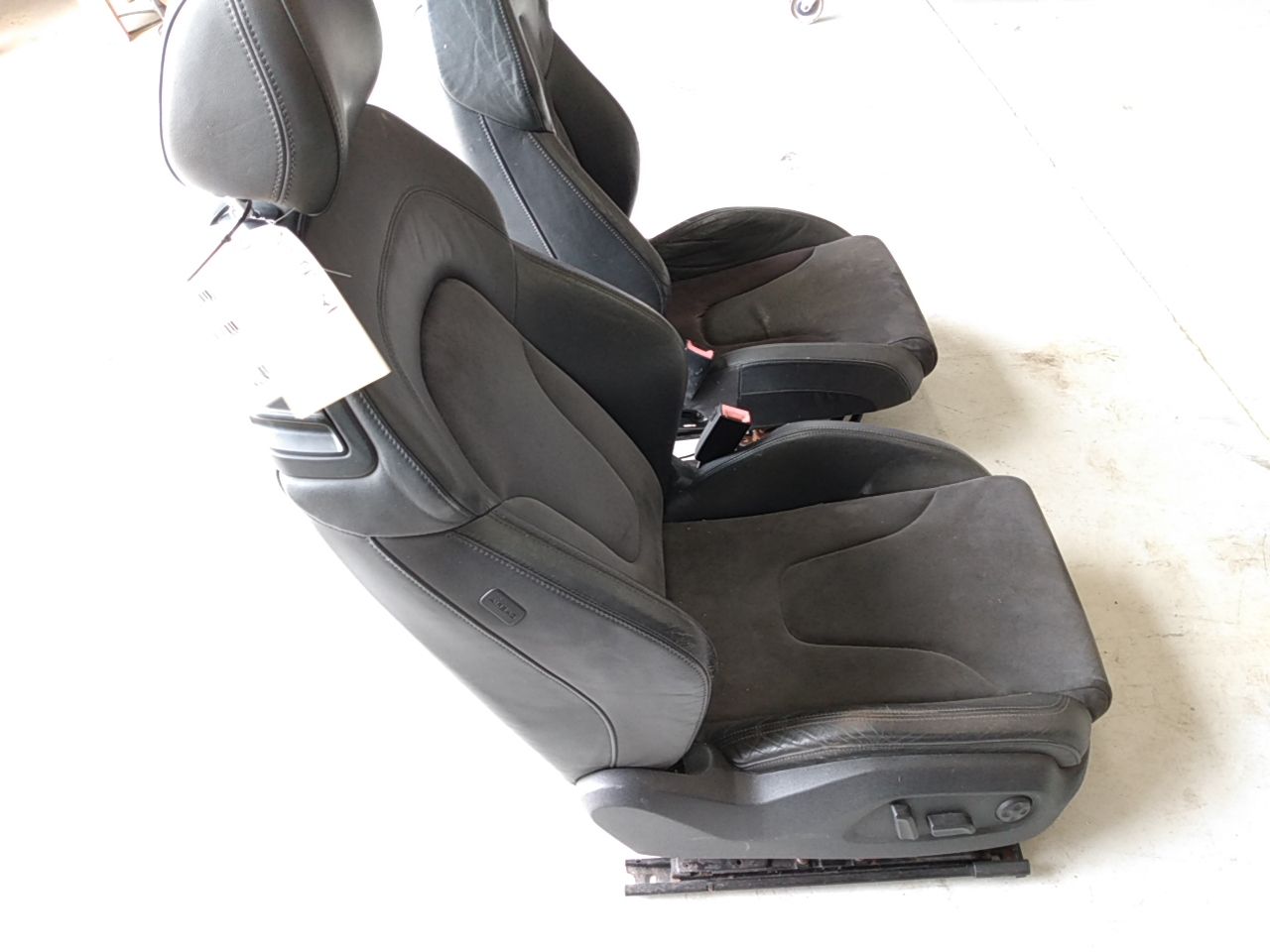 Audi TT Front Seat Set