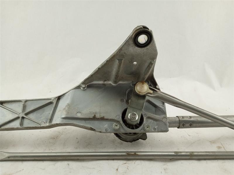 Jaguar XK Windshield Wiper Assembly