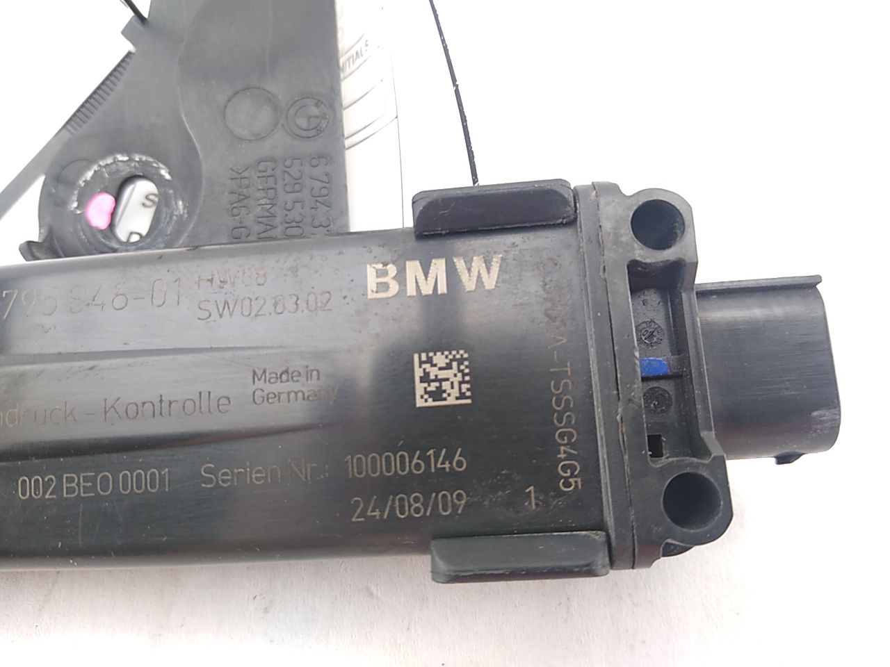 BMW 328i Tire Pressure Monitor Sensor Antenna