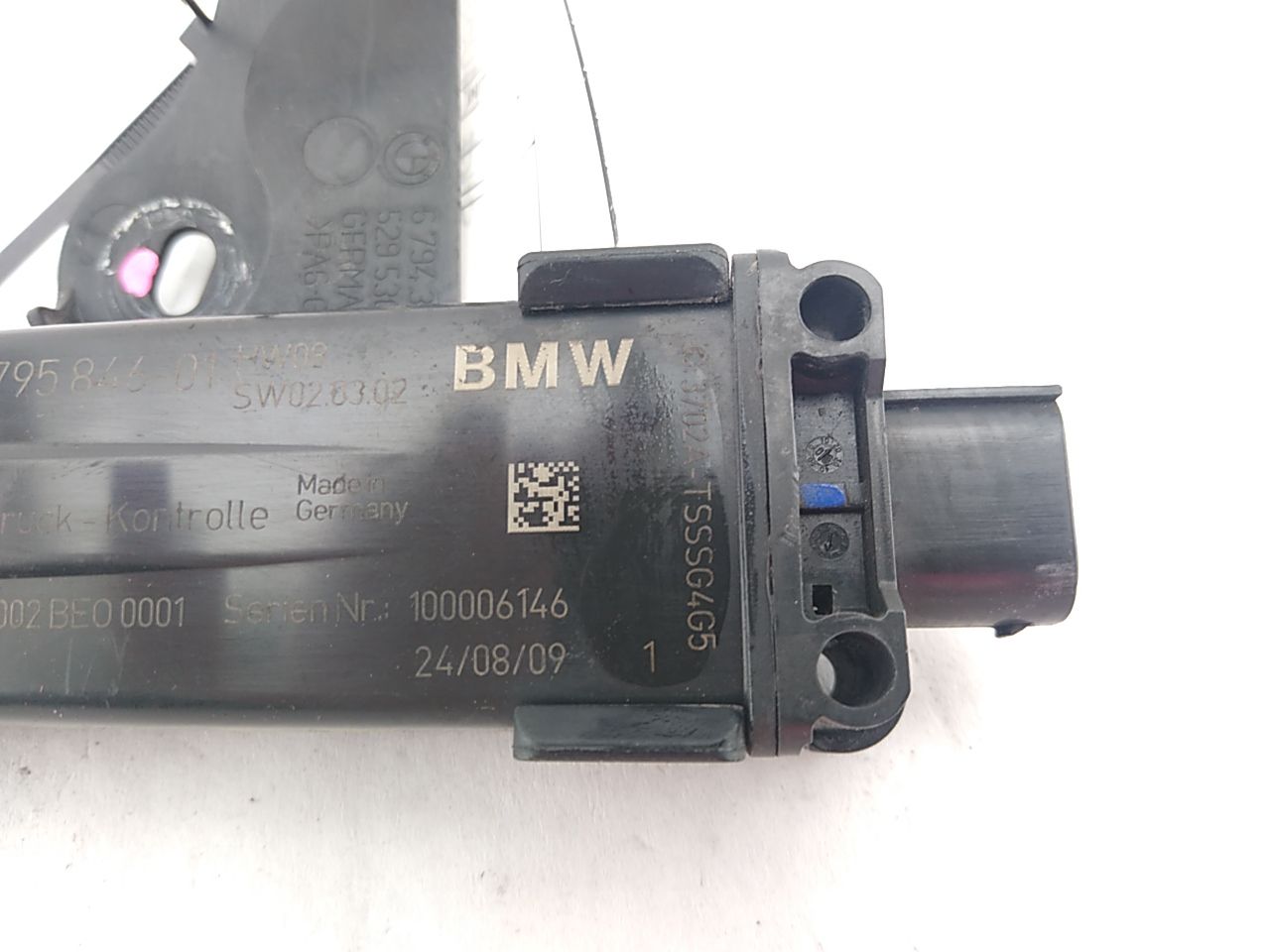 BMW 328i Tire Pressure Monitor Sensor Antenna