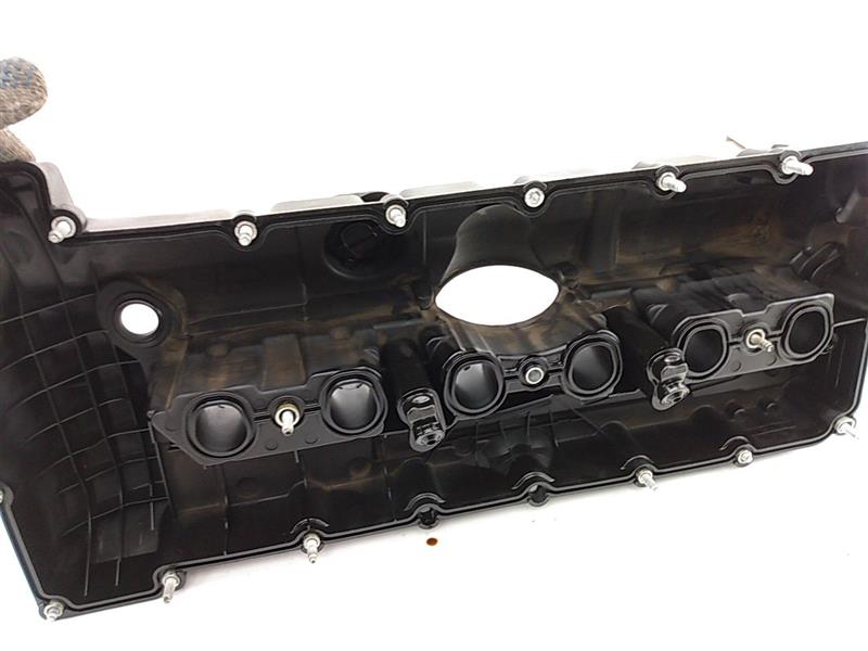 BMW 328i Valve Cover