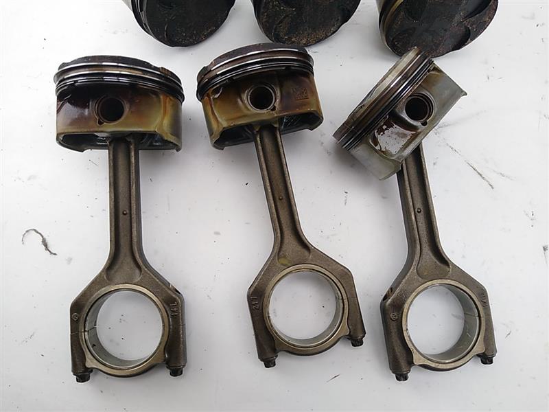 BMW 328i Piston Set