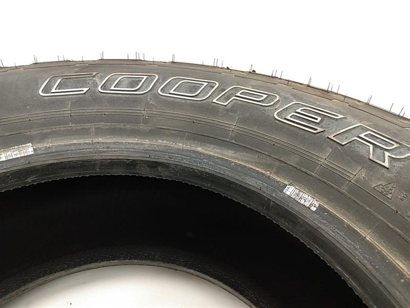 Hummer H3 Single Tire - Cooper Discoverer AT3 265/75 R16