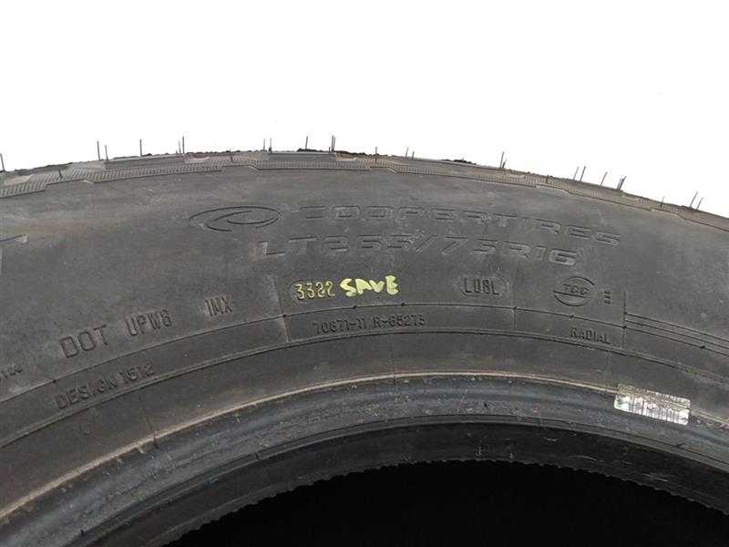 Hummer H3 Single Tire - Cooper Discoverer AT3 265/75 R16