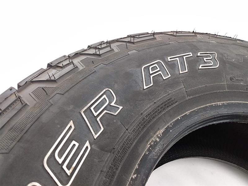 Hummer H3 Single Tire - Cooper Discoverer AT3 265/75 R16