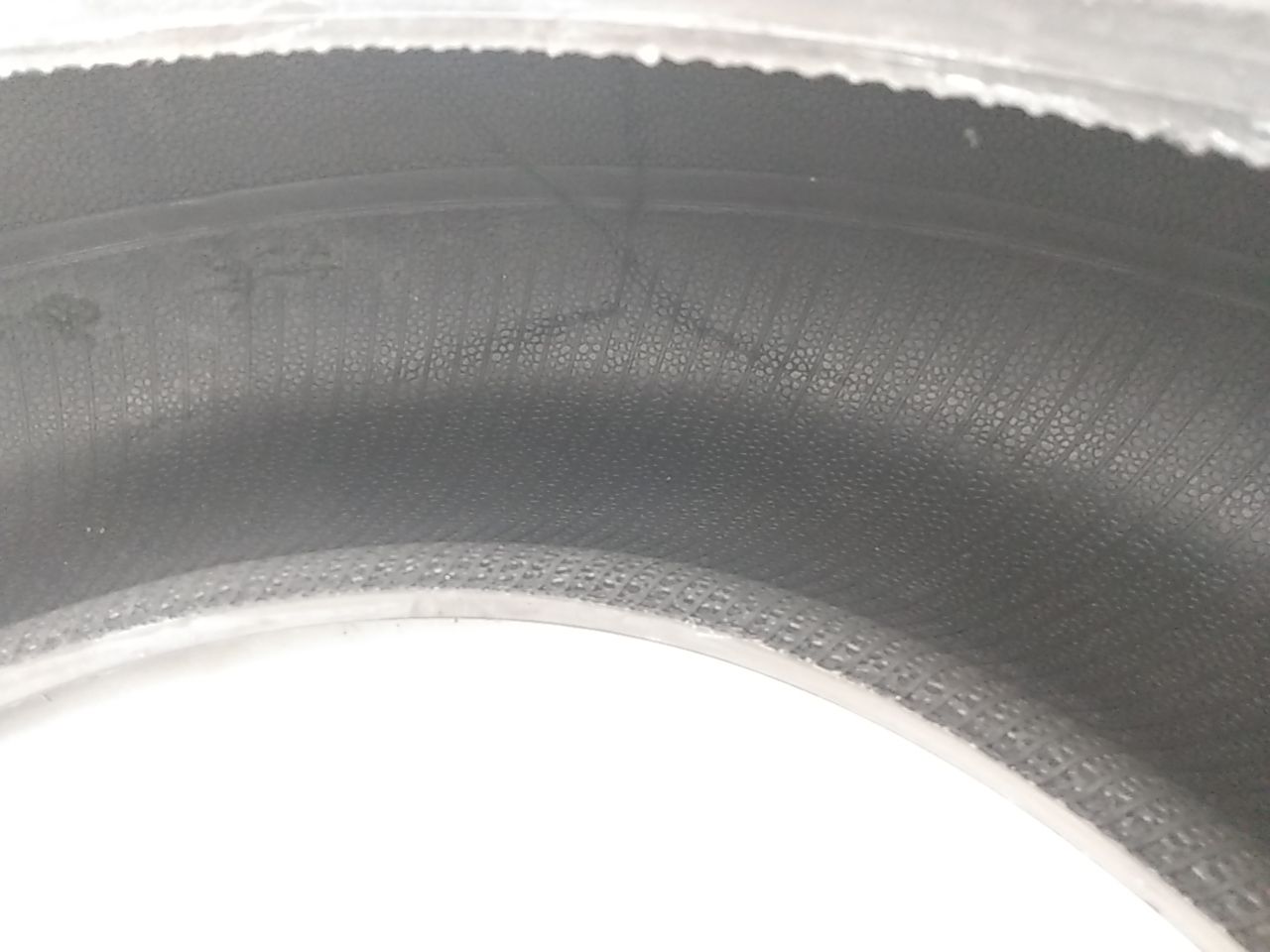 Hummer H3 Single Tire - Cooper Discoverer AT3 265/75 R16