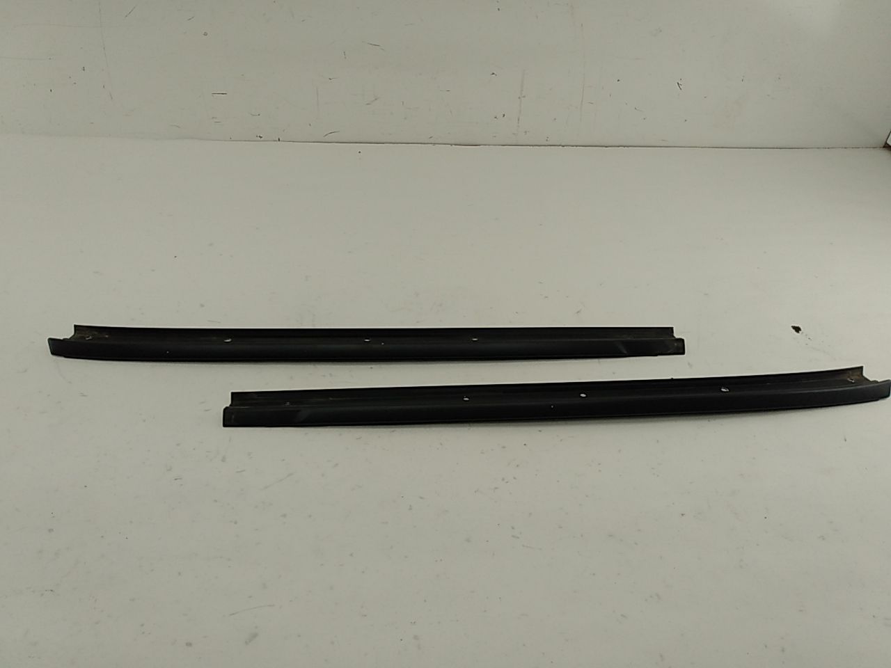 Saab 9-5 Pair Of Front Windshield Trim - 0