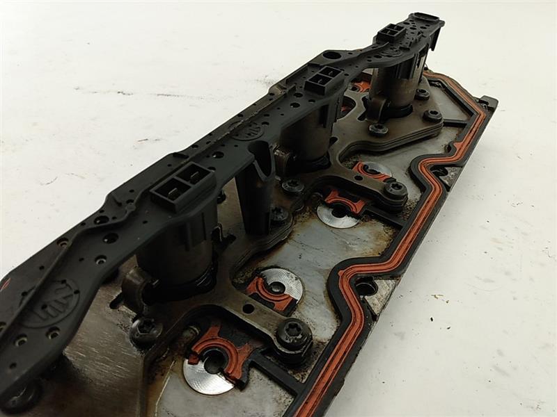 GMC Sierra 1500 Vally Cover AFM/DOD Solenoid Plate