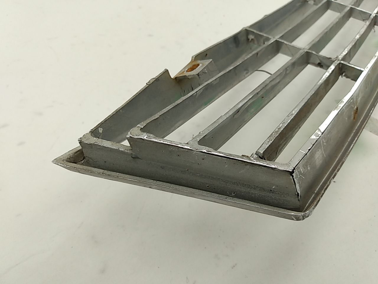 Jaguar XJS Front Upper Grille | Playground PAR