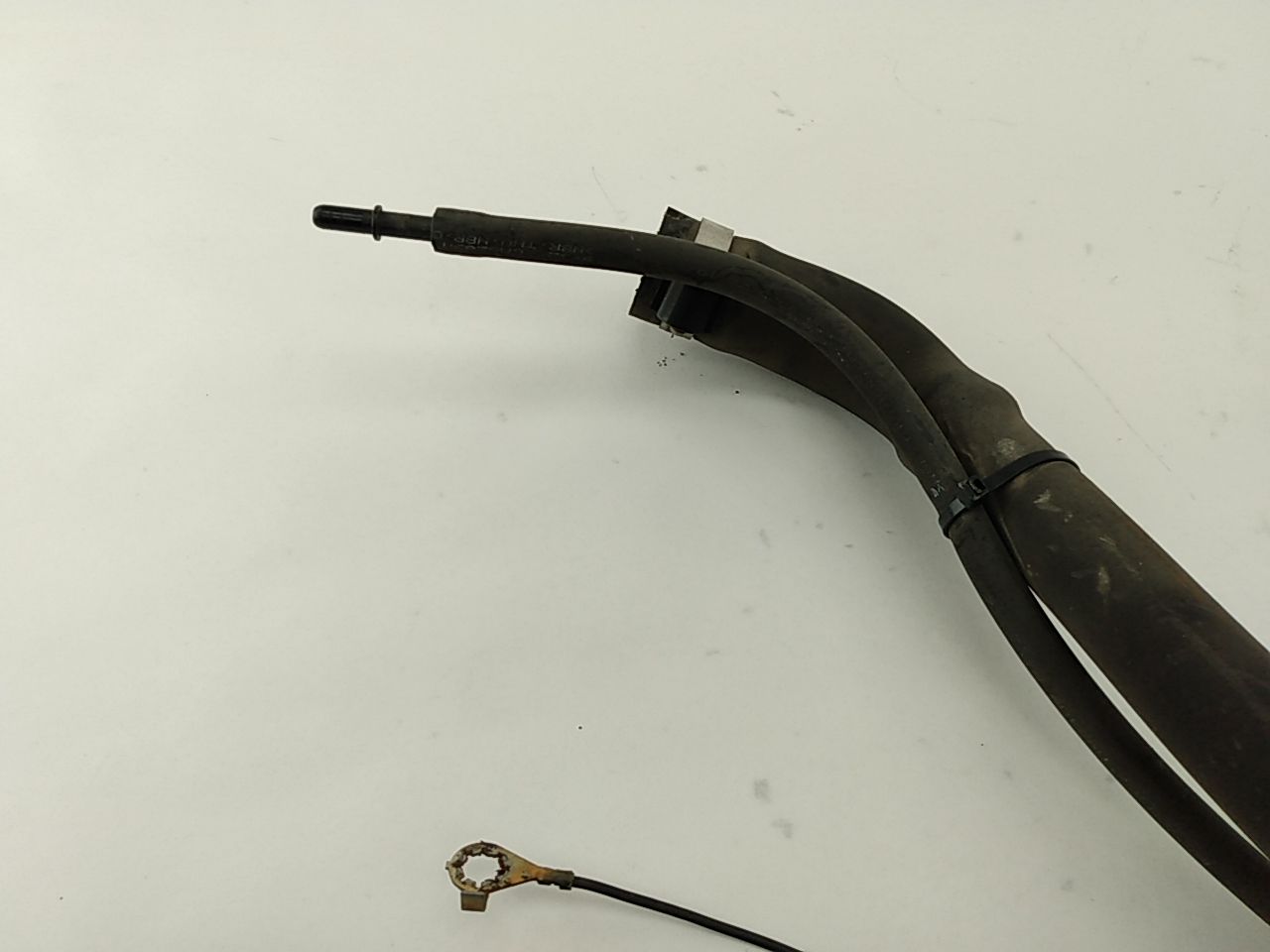 GMC Sierra 1500 Fuel Filler Neck