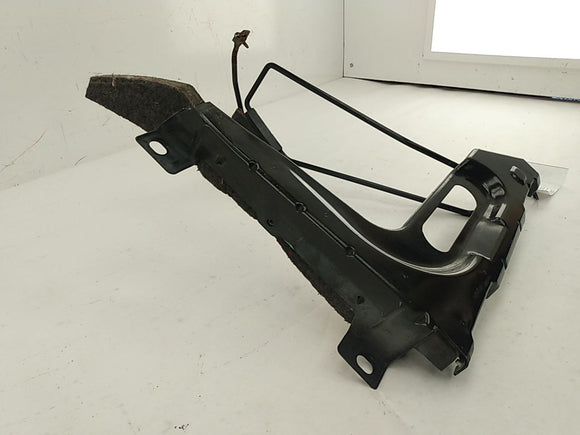 Saturn Sky Front Left Fender Inner Support Bracket