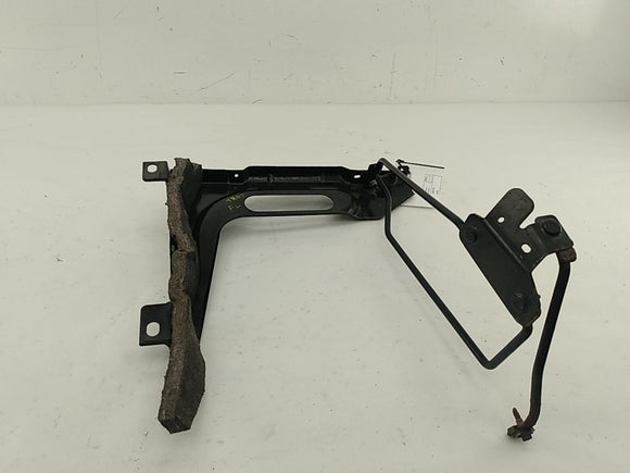 Saturn Sky Front Left Fender Inner Support Bracket