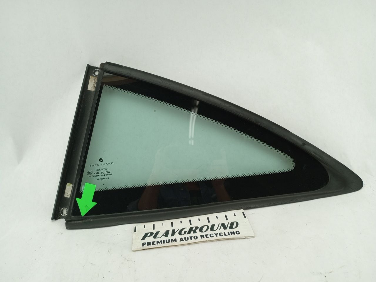 Chrysler Crossfire Rear Left Quarter Glass