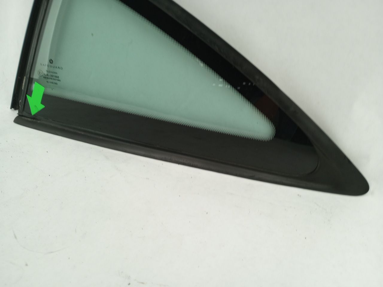 Chrysler Crossfire Rear Left Quarter Glass