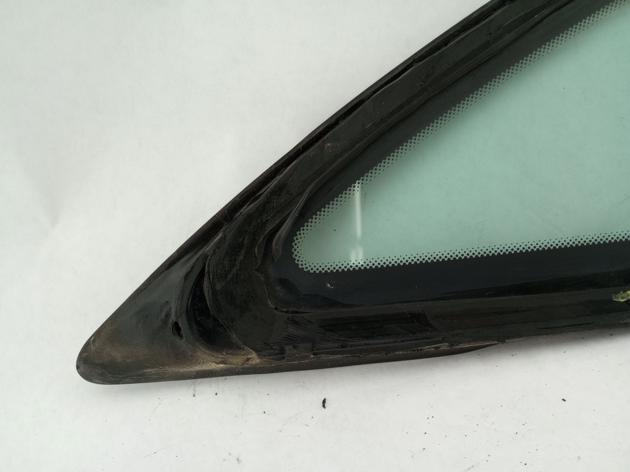 Chrysler Crossfire Rear Left Quarter Glass