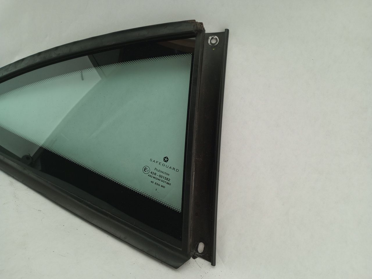 Chrysler Crossfire Rear Right Quarter Glass