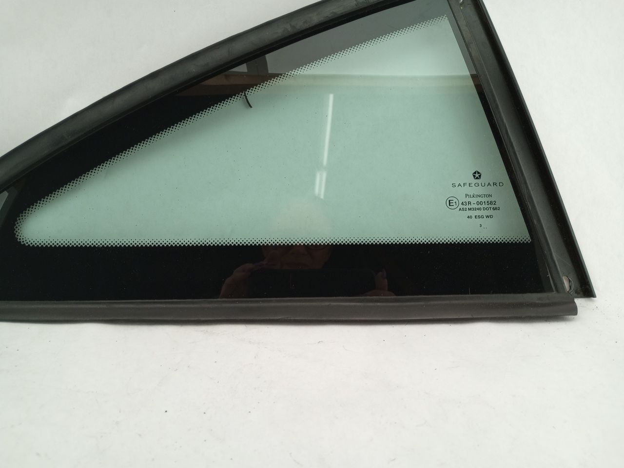 Chrysler Crossfire Rear Right Quarter Glass