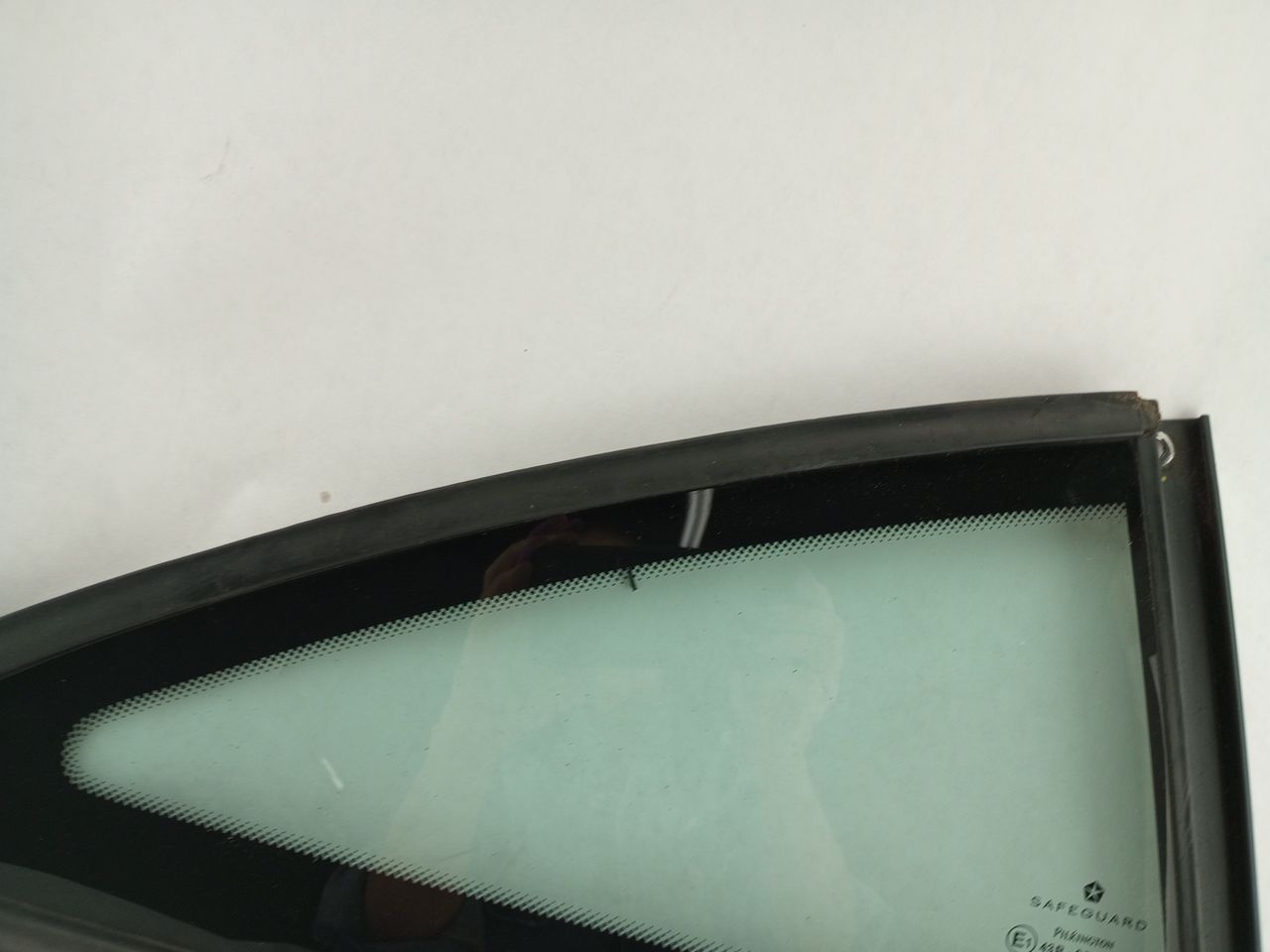 Chrysler Crossfire Rear Right Quarter Glass