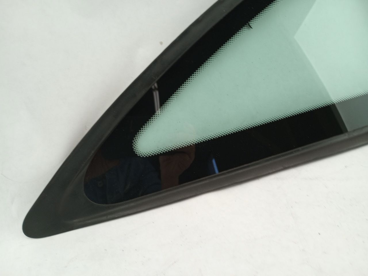 Chrysler Crossfire Rear Right Quarter Glass