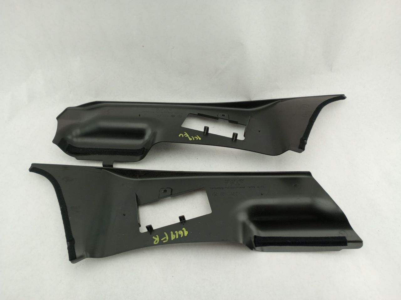 Chrysler Crossfire Pair Of Side Foot Well Trim Cover Panels - 0