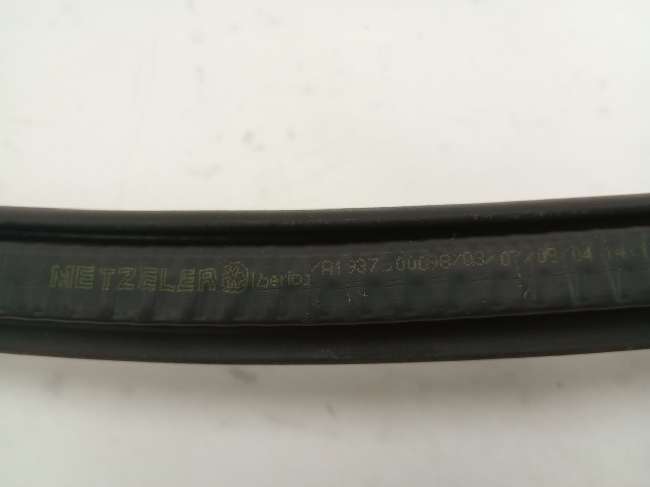 Chrysler Crossfire Rear Liftgate Seal