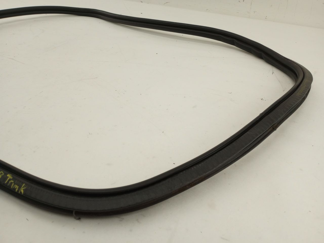Chrysler Crossfire Rear Liftgate Seal