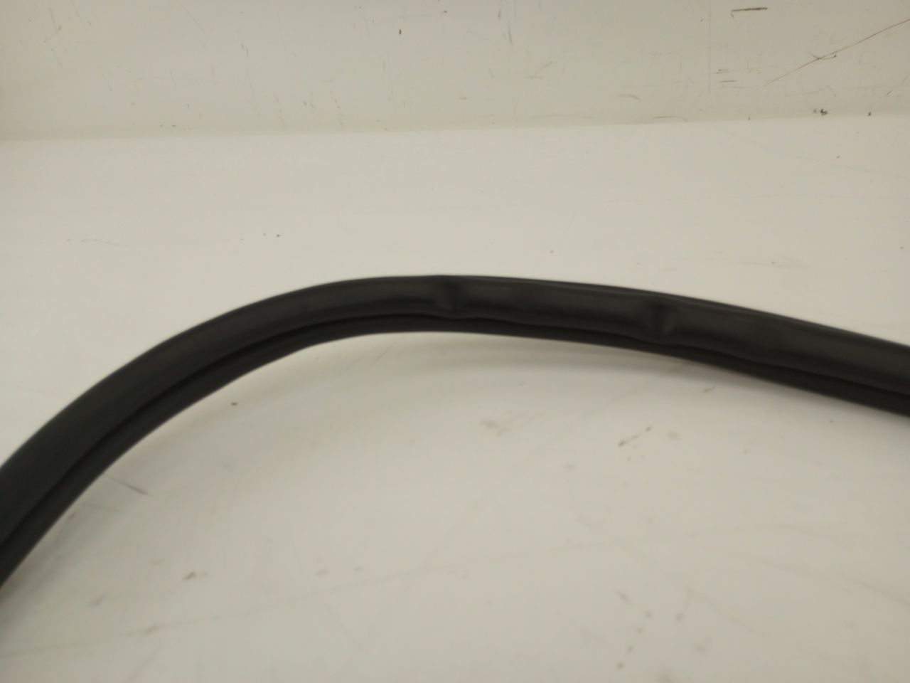 Chrysler Crossfire Rear Liftgate Seal