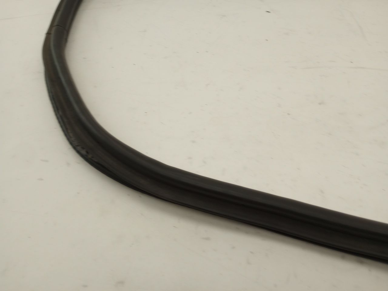 Chrysler Crossfire Rear Liftgate Seal