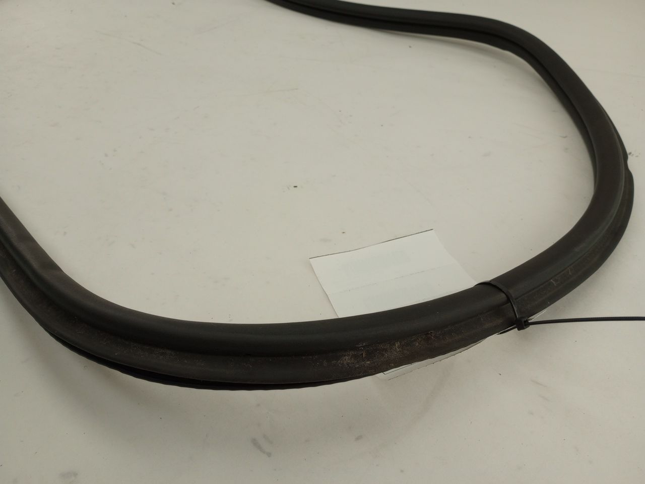 Chrysler Crossfire Rear Liftgate Seal