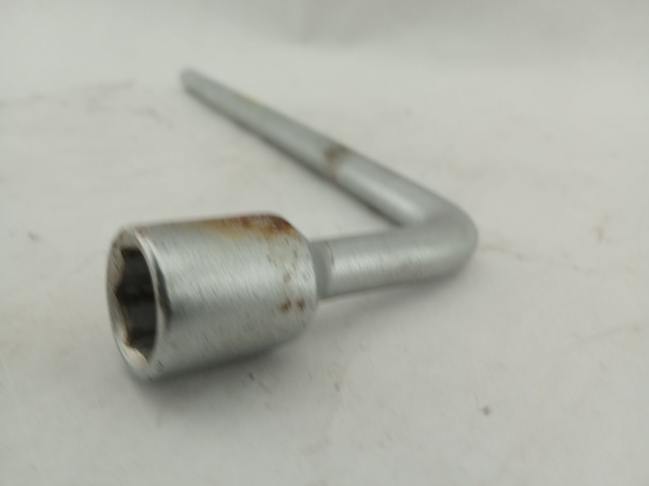 Chrysler Crossfire Lug Nut Wrench Spare Tire Tool