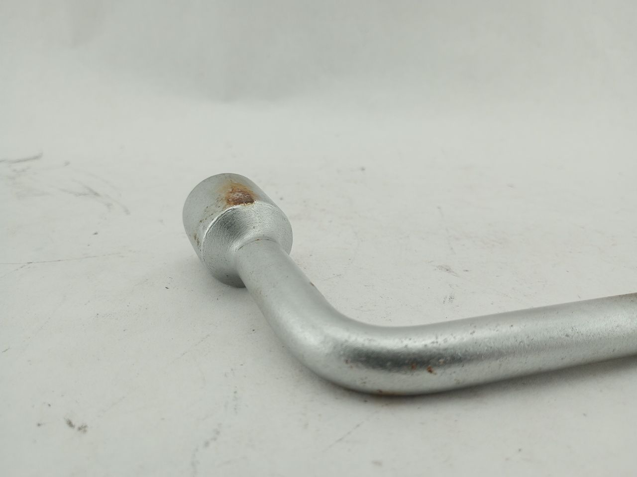 Chrysler Crossfire Lug Nut Wrench Spare Tire Tool