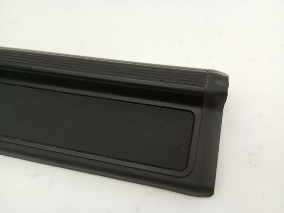 Chrysler Crossfire Pair of Left and Right Door Sill Scuff Plates