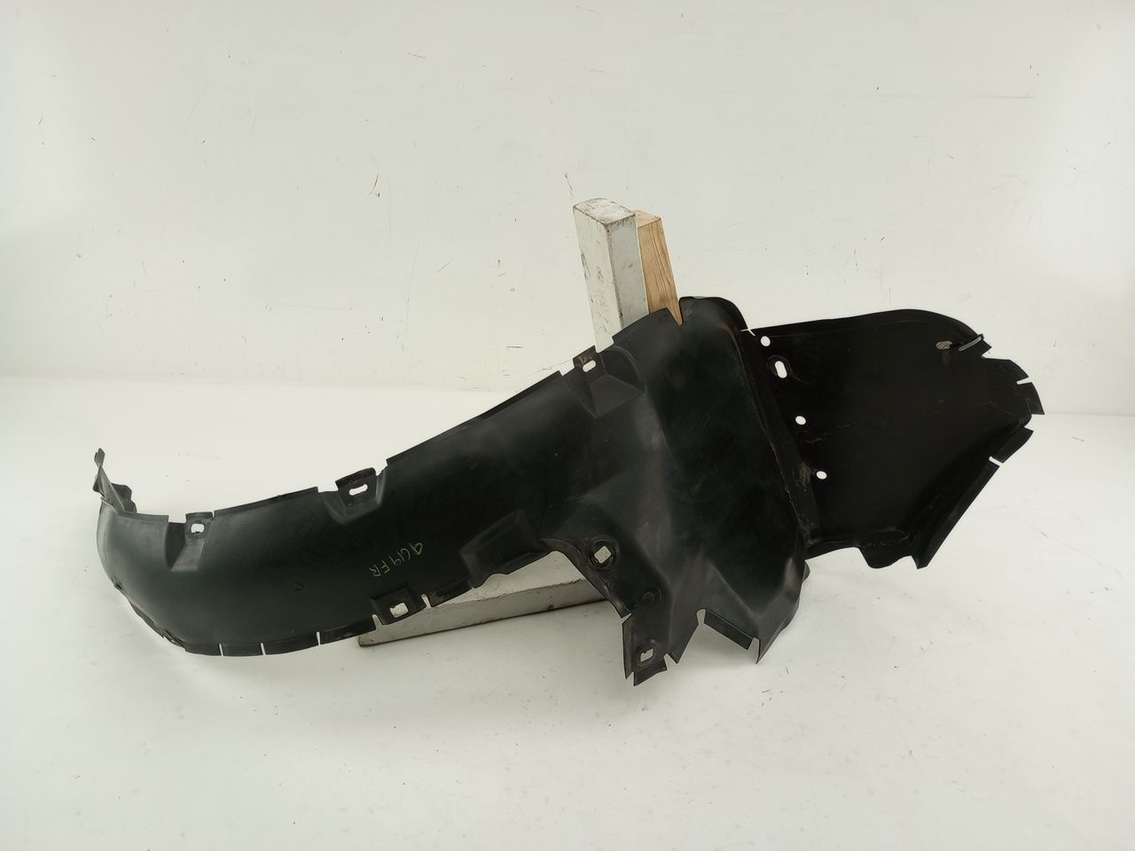 Chrysler Crossfire Front Right Fender Liner - 0