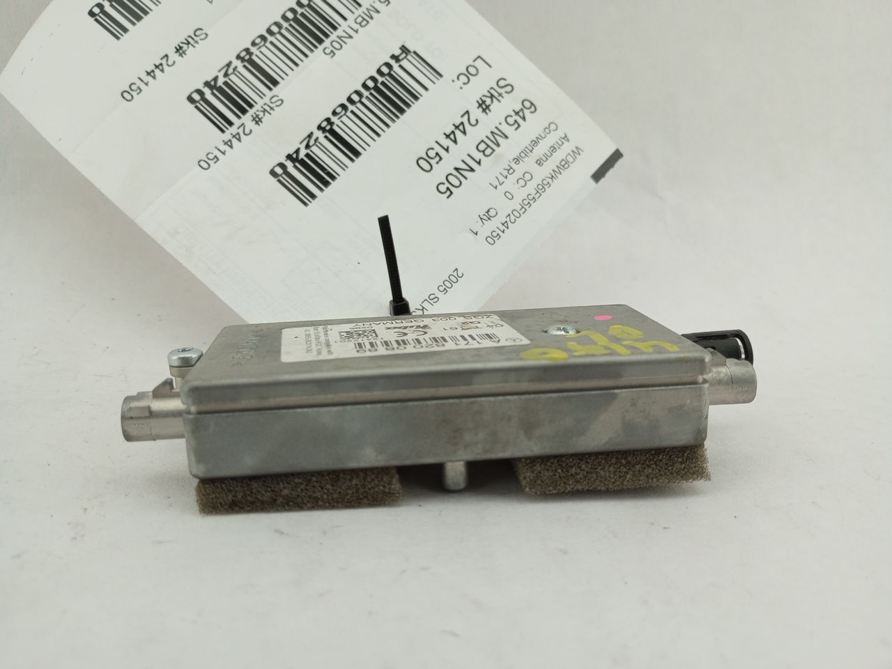 Mercedes SLK350 Antenna Amplifier