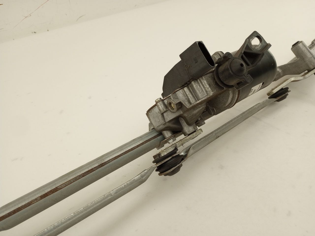 Mercedes SLK350 Windshield Wiper Motor