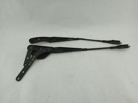 Mercedes SLK350 Pair Of Front Wiper Arms
