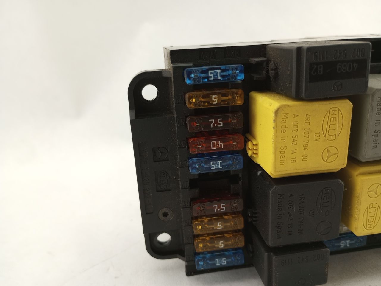 Mercedes SLK350 Fuse Block And SAM Control Module