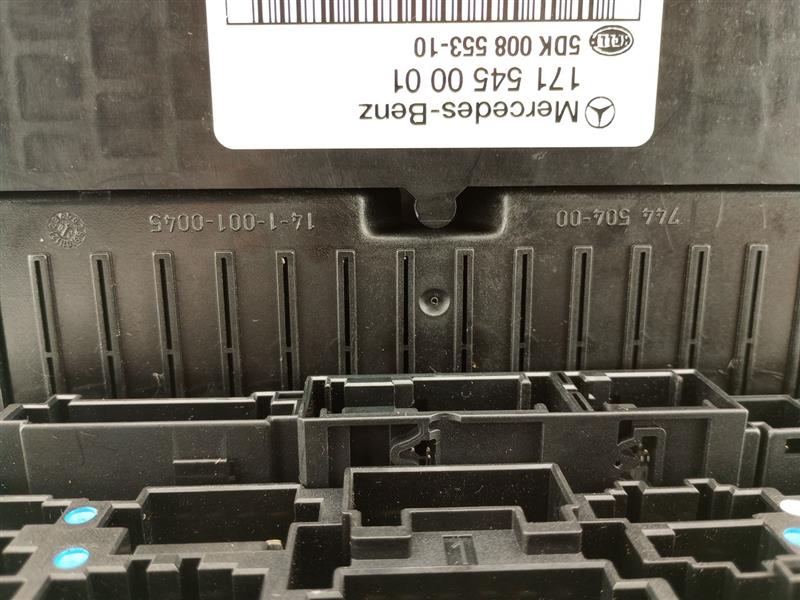 Mercedes SLK350 Fuse Block And SAM Control Module