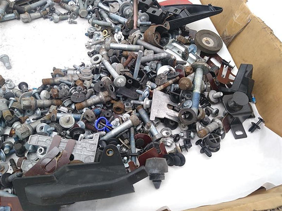 Mercedes SLK350 Dismantling Hardware