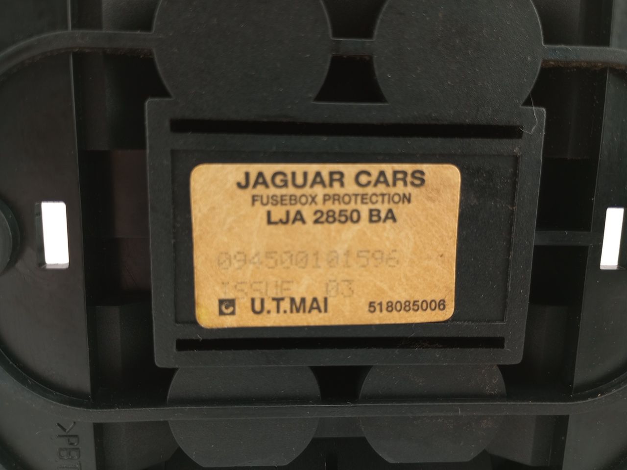 Jaguar XK8 Trunk Fuse Box Protection Module w/ Positive Battery Cable