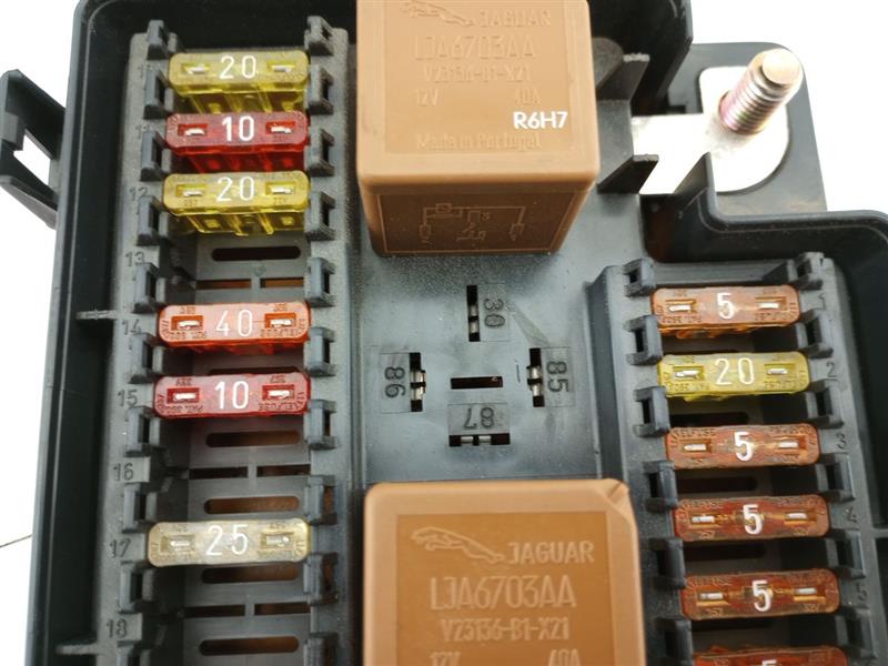 Jaguar XK8 Rear In-trunk Fuse Relay Box